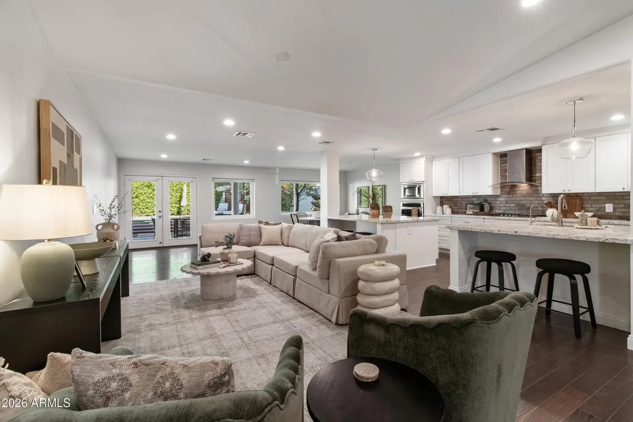 2945 N 47TH Place, Phoenix, AZ 85018