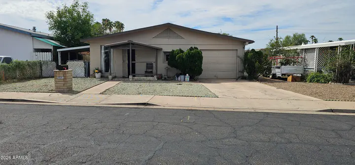 2725 E Bramble Avenue, Mesa, AZ 85204